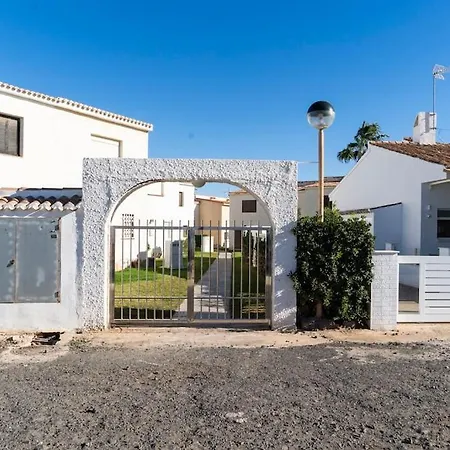 Seaview Bliss - Playa Flamenca Beachfront Holiday home *